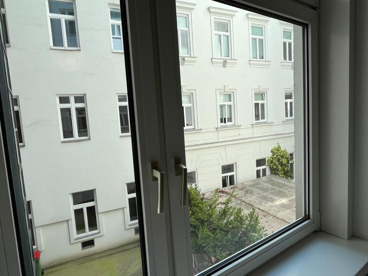 Apartmán Stylish Apt Near Urania 1Br Vídeň Exteriér fotografie