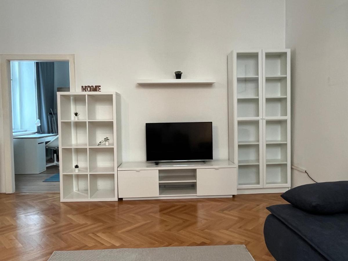 Apartmán Stylish Apt Near Urania 1Br Vídeň Exteriér fotografie