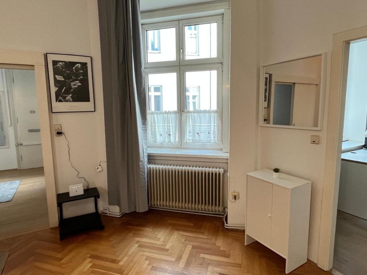 Apartmán Stylish Apt Near Urania 1Br Vídeň Exteriér fotografie