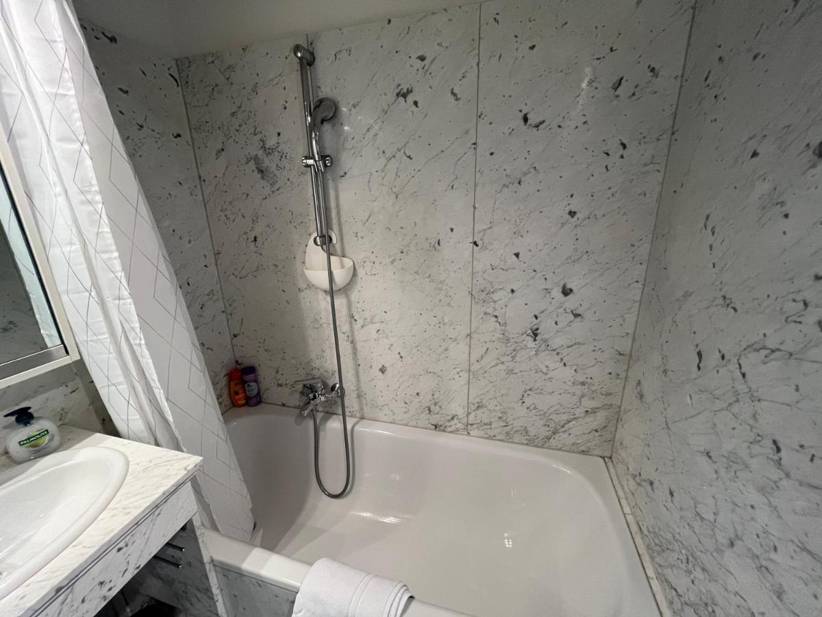 Apartmán Stylish Apt Near Urania 1Br Vídeň Exteriér fotografie