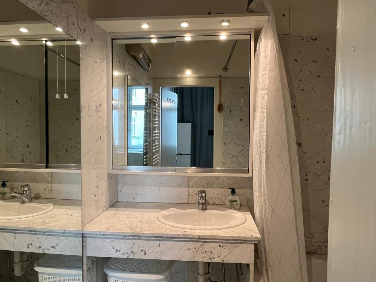 Apartmán Stylish Apt Near Urania 1Br Vídeň Exteriér fotografie