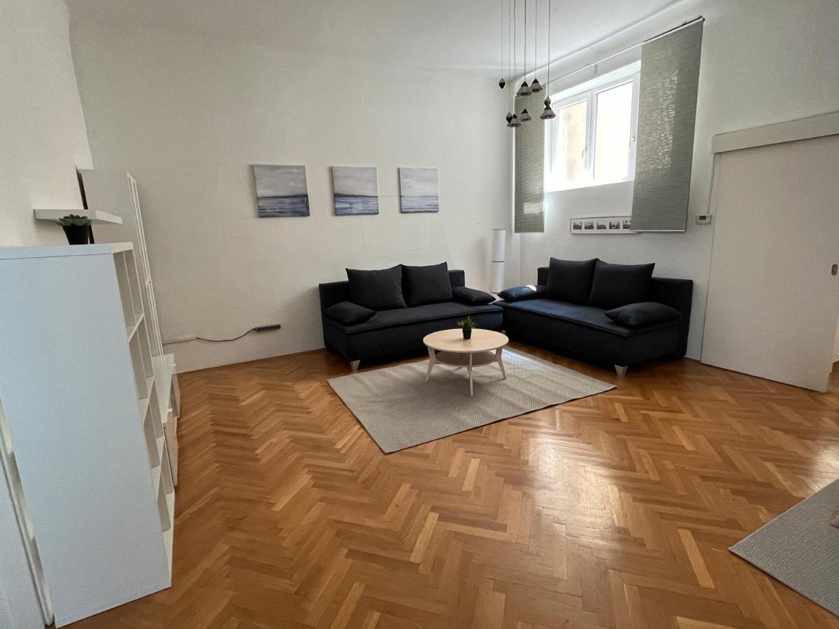 Apartmán Stylish Apt Near Urania 1Br Vídeň Exteriér fotografie