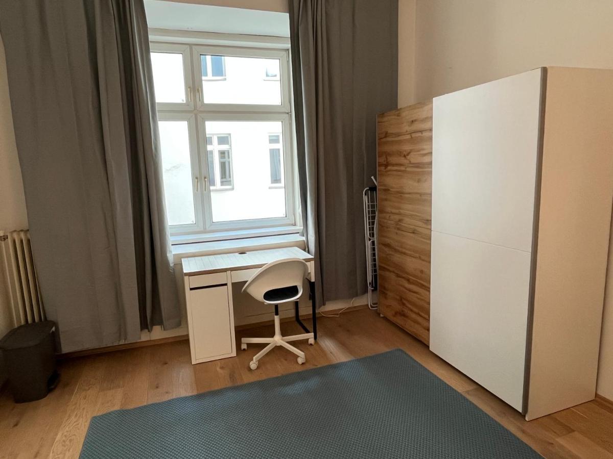 Apartmán Stylish Apt Near Urania 1Br Vídeň Exteriér fotografie